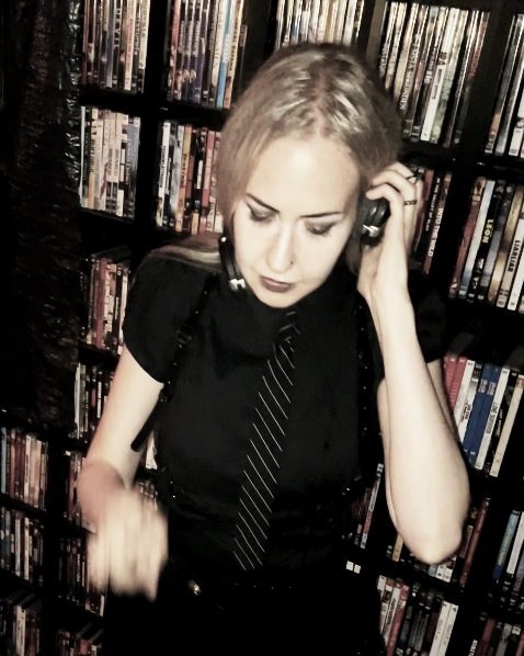 DJ Undine i DJ-båset
